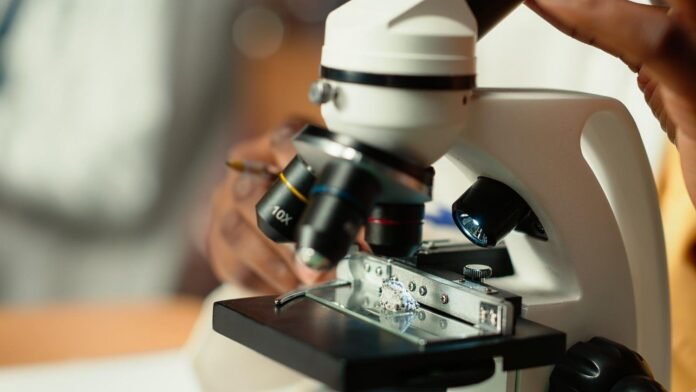 microscope manufacturer in india