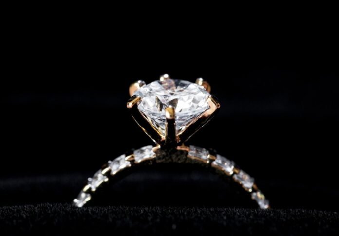 diamond engagement ring